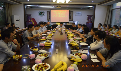 我校召开“迎中秋  话成长”青年教师座谈会
