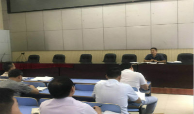 我校理科党支部召开党员大会