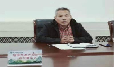 我校召开志愿者服务活动中期推进会