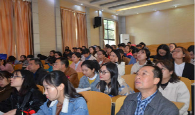 我校开展中小学教师信息技术应用能力提升工程集中培训