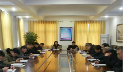 市实验高中召开学习讨论邱局长调研讲话精神第二次干部大会