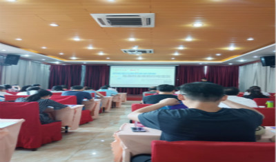 我校教师专业发展研修班学习纪实
