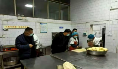 我校进行食品安全专项检查