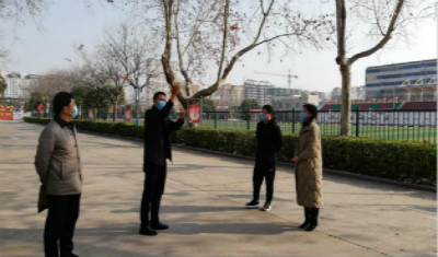 市教体局副调研员段晓兵到实验高中调研并检查指导疫情防控工作