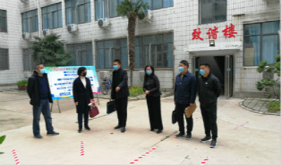 市教体局副调研员段晓兵莅临市实验高中调研疫情防控及高三开学工作