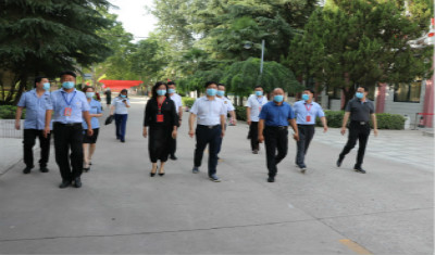新华区区委书记安保亮、区长陈晓调研市实验高中高考准备工作