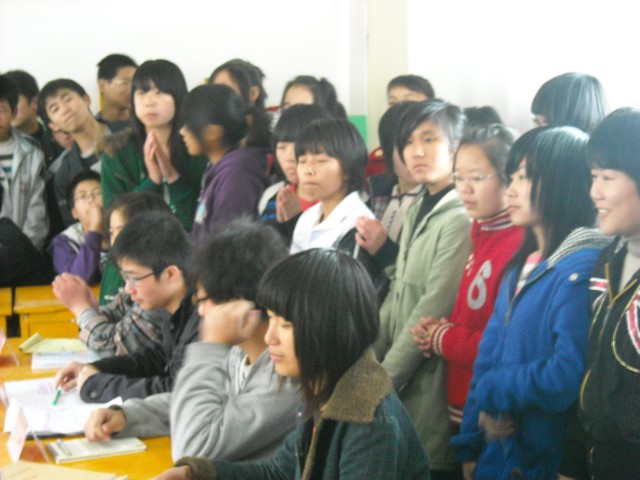 市实验高中举行高一学生辩论赛