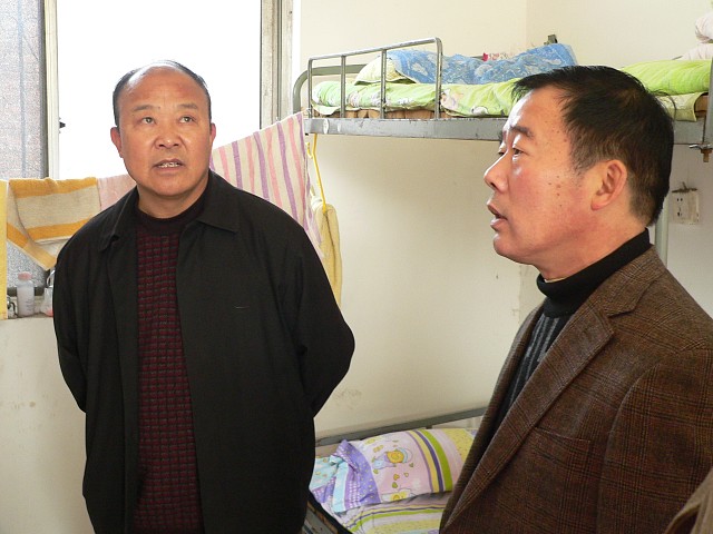 市教育局纪委书记陈庄运莅临市实验高中检查安全工作