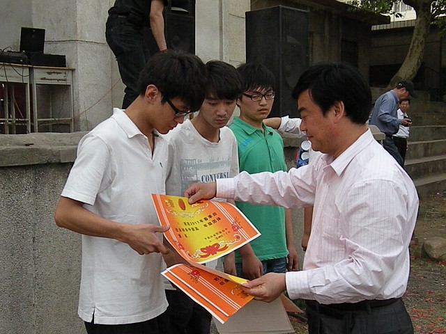 市实验高中2011年春季田径运动会隆重召开