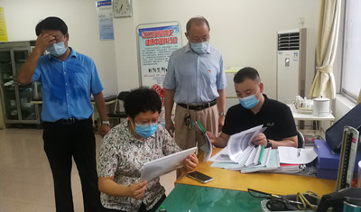 市教体局王蕾科长一行检查督导市实验高中疫情防控工作