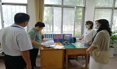 市教体局王蕾科长检查督导市实验高中疫情防控工作