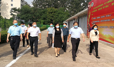 市委常委宣传部长岳杰勇视察 市实验高中疫情防控及开学准备工作