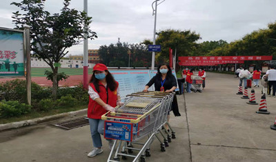 市实验高中青年志愿者助力学生返校系列行动