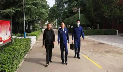 市实验高中进行消防隐患排查工作