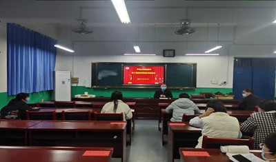 平顶山市实验高中举行第十届教科研活动月推进会