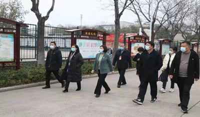 平顶山市教体局党组成员、副局长苏红英莅临市实验高中师德师风调研活动暨“我为师生办实事”——“局长有约”座谈会