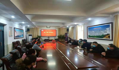 平顶山市实验高中组织职工慰问座谈会