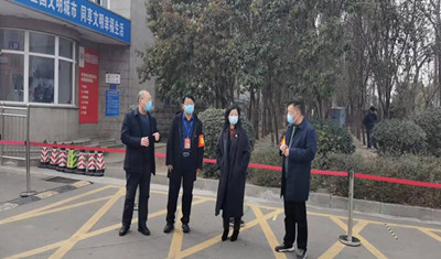 市实验高中志愿者在行动