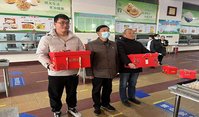我校举办“忆传统 迎冬至”教职工包饺子比赛