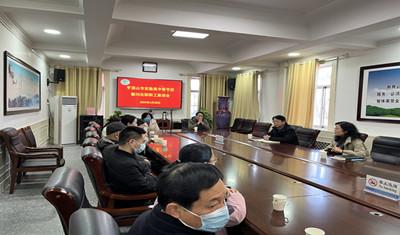 市实验高中开展2024年春节前慰问活动