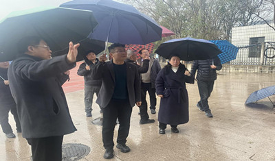 拉网排查除隐患 筑牢防线迎开学—市实验高中开展开学前安全隐患大排查